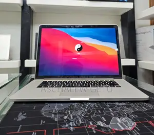 New Laptop Apple MacBook Pro 2015 16GB Intel Core I7 SSD 256GB