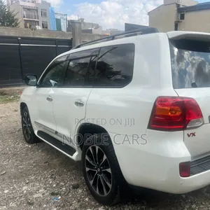 Toyota Land Cruiser 2014 White