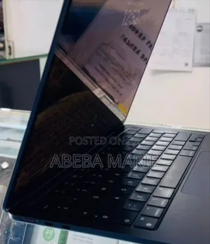 New Laptop Apple MacBook Air 2023 M2 8GB Apple M2 SSD 256GB