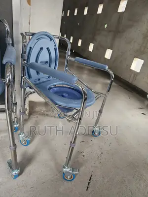 Commode Three in One Wheelchair較大shower Wheelchair考慮wheelchair Medical