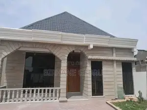 5bdrm Villa in Villa, Bole for sale