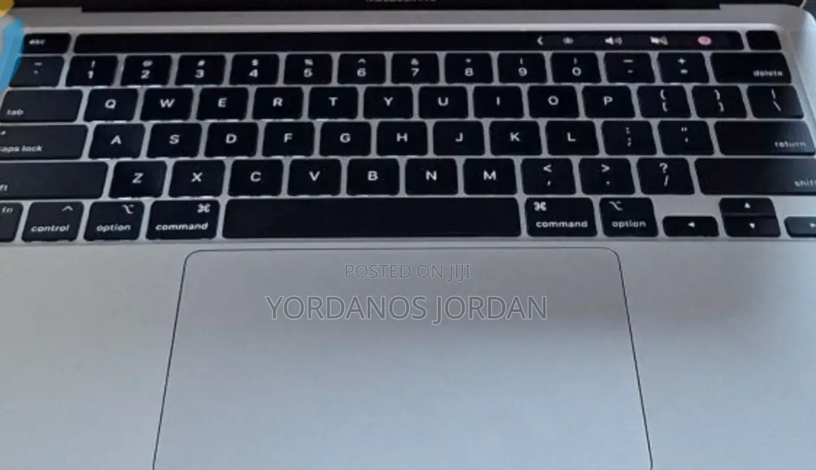 New Laptop Apple MacBook Pro 2022 M2 8GB Apple M2 SSD 512GB