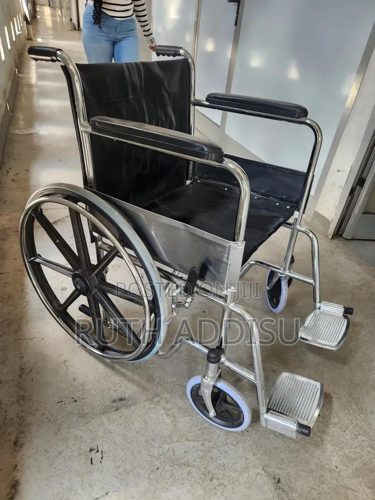 Normal Belted Wheelchair奢侈wheelchair癲癇wheelchair煞星wheelchair Almunium