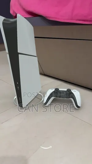 Playstation አዲስ Slim Digital 91000ብር ንፁps5