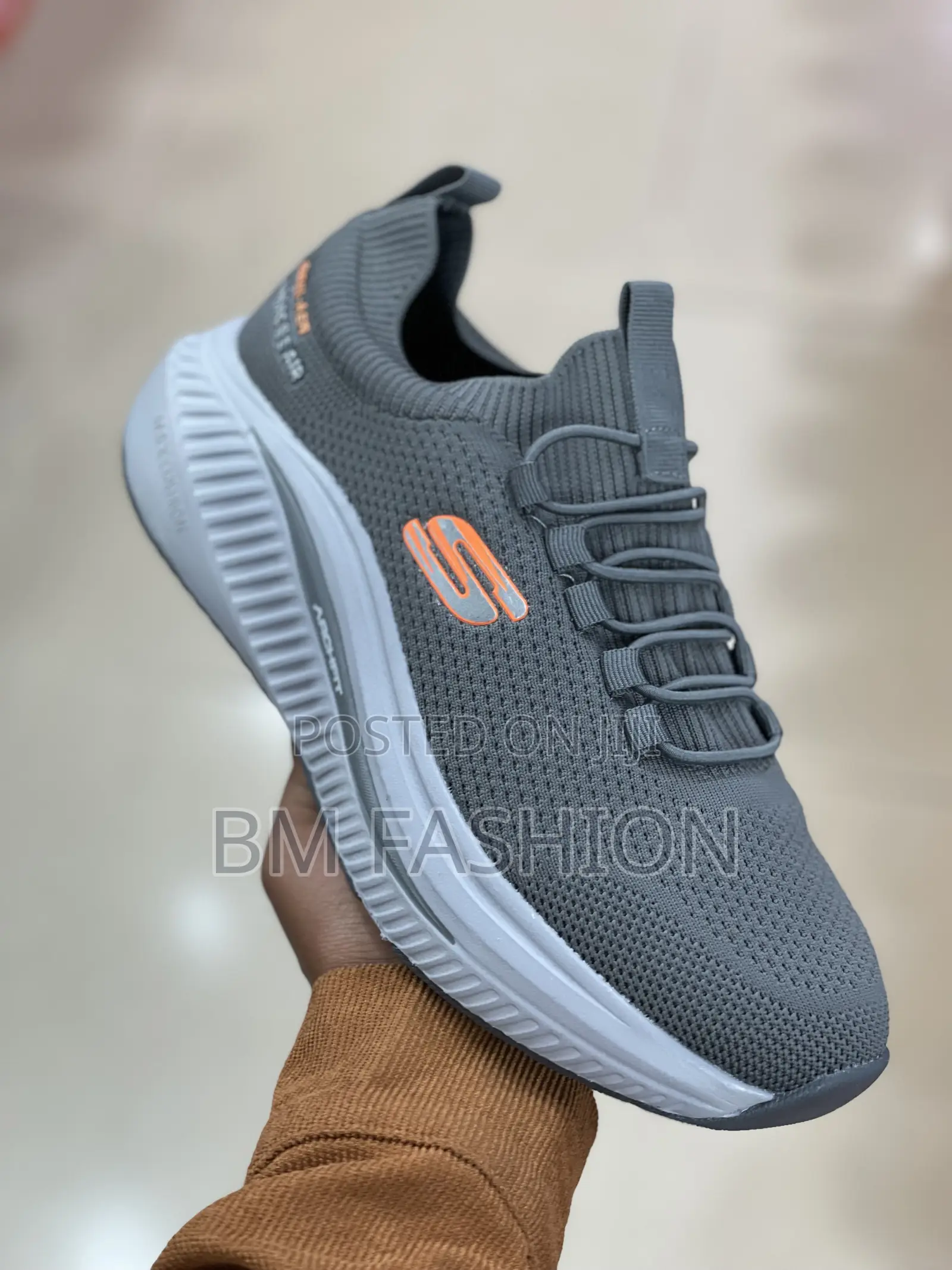 Skechers Quality Comfortable Gray Sneakers for Sports and Any Occasion
