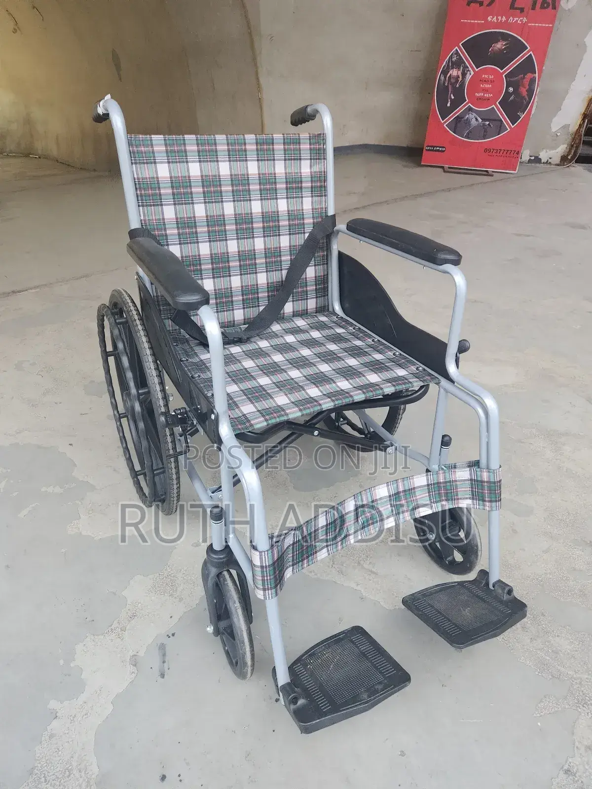 Foldable Belted Wheelchair轟炸wheelchair佛山wheelchair癲癇wheelchair Medical