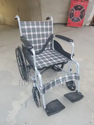 Foldable Belted Wheelchair轟炸wheelchair佛山wheelchair癲癇wheelchair Medical