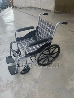 Foldable Belted Wheelchair轟炸wheelchair佛山wheelchair癲癇wheelchair Medical