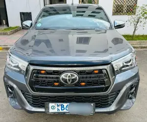 Toyota Hilux 2020 Gray