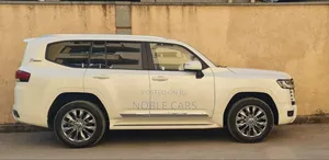 Toyota Land Cruiser 2023 White