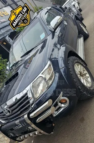 Toyota Hilux 2014 Blue