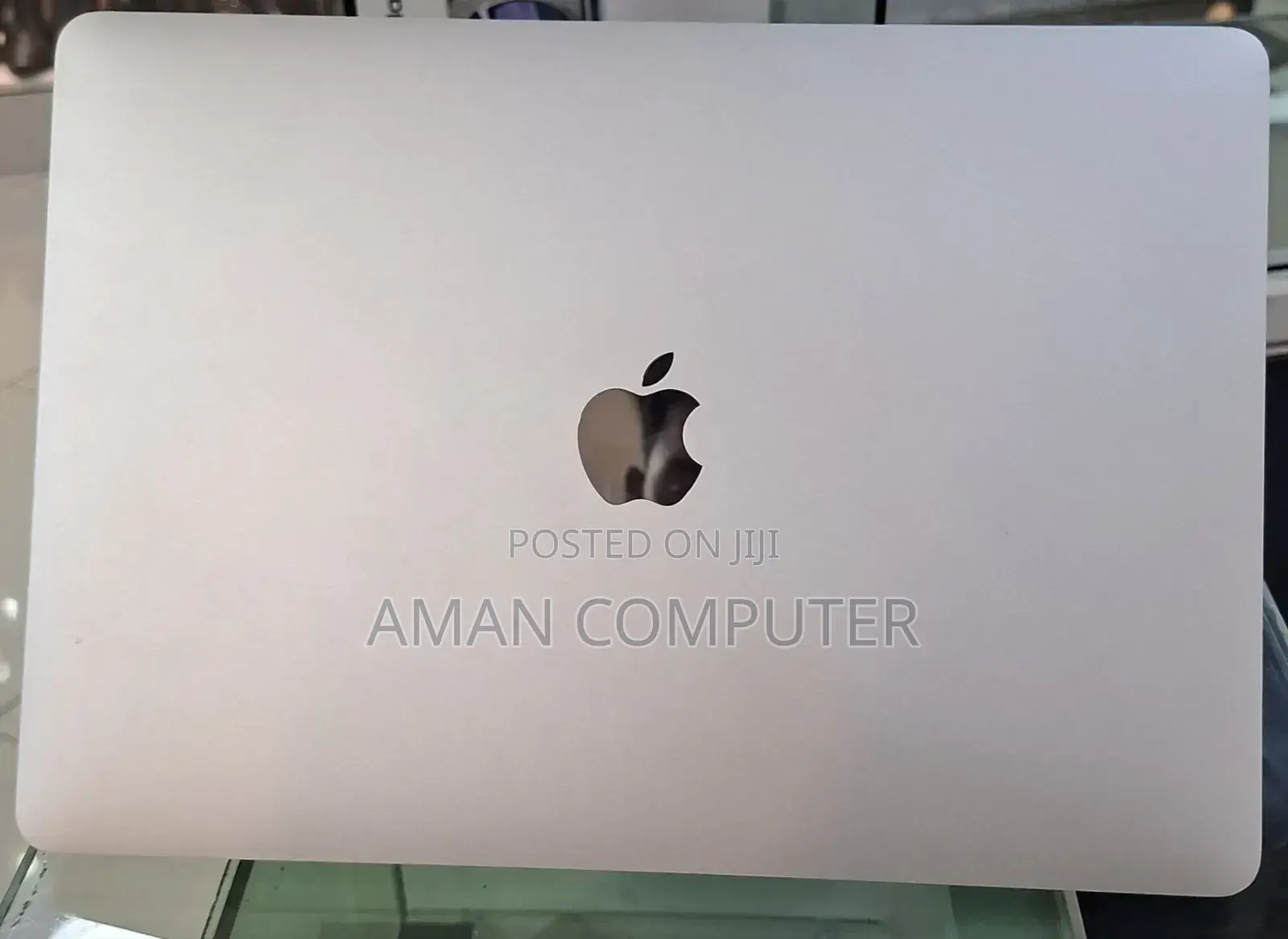 New Laptop Apple MacBook Pro 2022 M2 8GB Apple M2 SSD 512GB