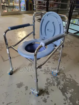 Toilet Chair囓鄰folding Commode Chair With Casters冉阻suitable for Old