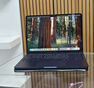 New Laptop Apple MacBook Air 2025 M4 13-Inch 16GB Apple M4 SSD 256GB