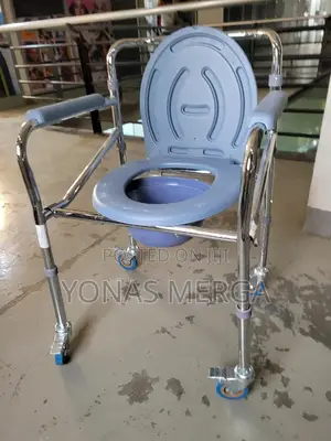 Toilet Chair基風waterproof, Strong, Durable, Removable and Cleanable.