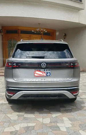 Volkswagen ID.6 2023 Gray
