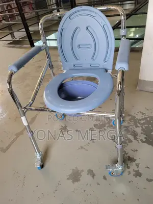 Bedside Commode Chair糰粵adjustable, Molded Armrests Tool-Free Assembly.