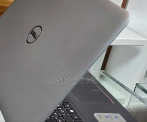 New Laptop Dell Inspiron 15 8GB Intel Core I7 SSD 1T