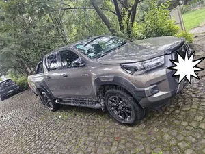 Toyota Hilux 2021 Gold