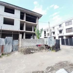 በአስቸኳይ የሚሸጥ G+2ቤት