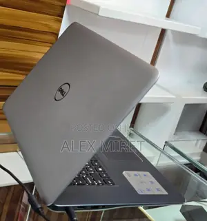 New Laptop Dell Inspiron 15 8GB Intel Core I7 SSD 1T