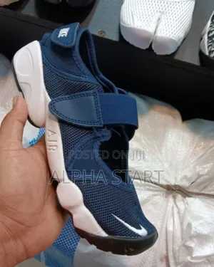Nike Sandel (ባለጣት) Made in Vietnam