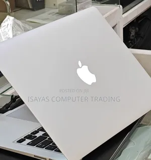 New Laptop Apple MacBook Air 2017 8GB Intel Core I7 SSD 256GB