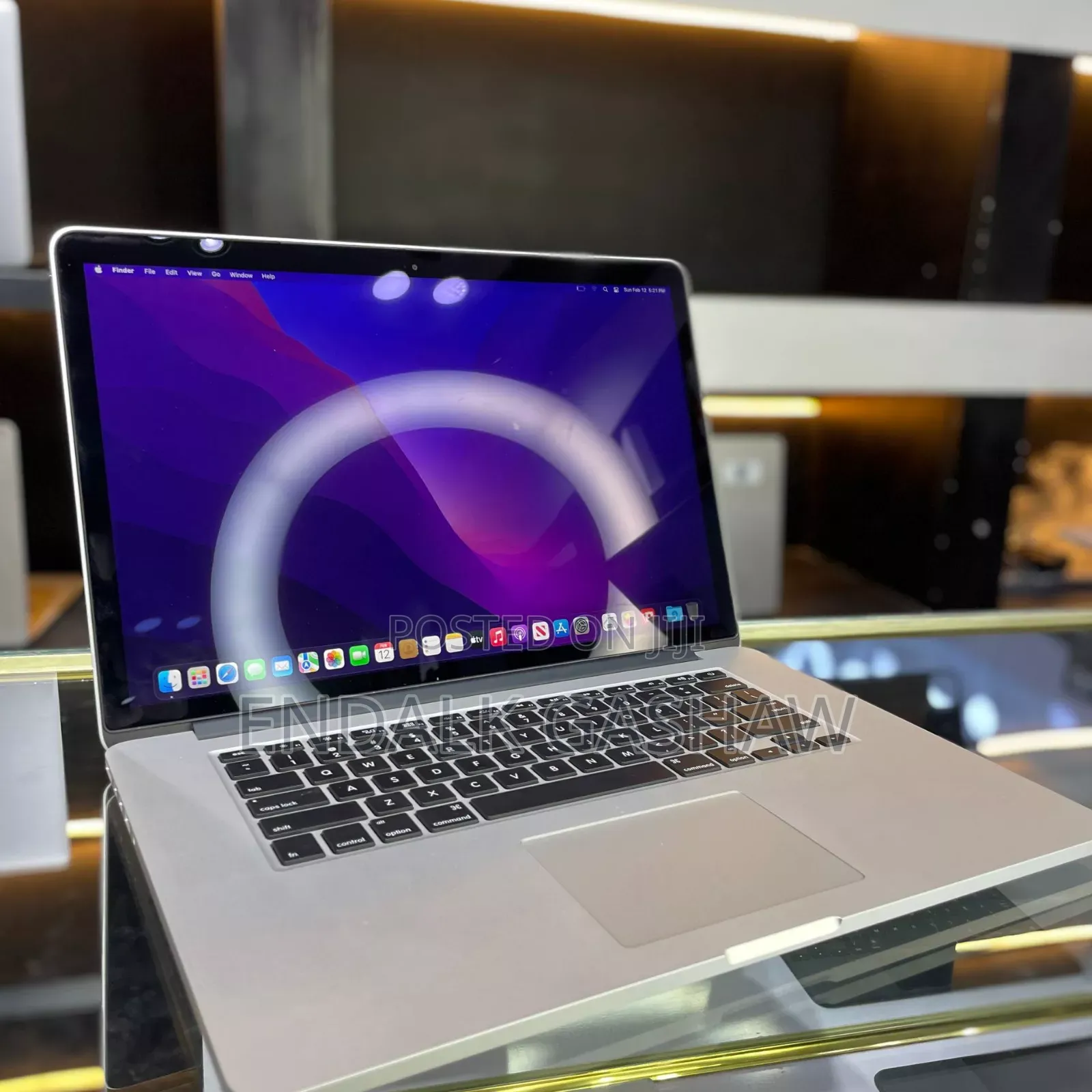 New Laptop Apple MacBook 2015 8GB Intel Core I7 SSD 256GB