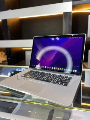 New Laptop Apple MacBook 2015 8GB Intel Core I7 SSD 256GB