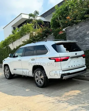 Toyota Sequoia Limited 4WD 2024 Ivory