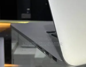 New Laptop Apple MacBook Pro 2015 16GB Intel Core I7 SSD 256GB