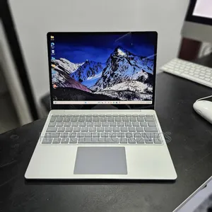 New Laptop Microsoft Surface 8GB Intel Core I5 SSD 128GB