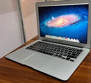 New Laptop Apple MacBook 8GB Intel Core I5 SSD 256GB