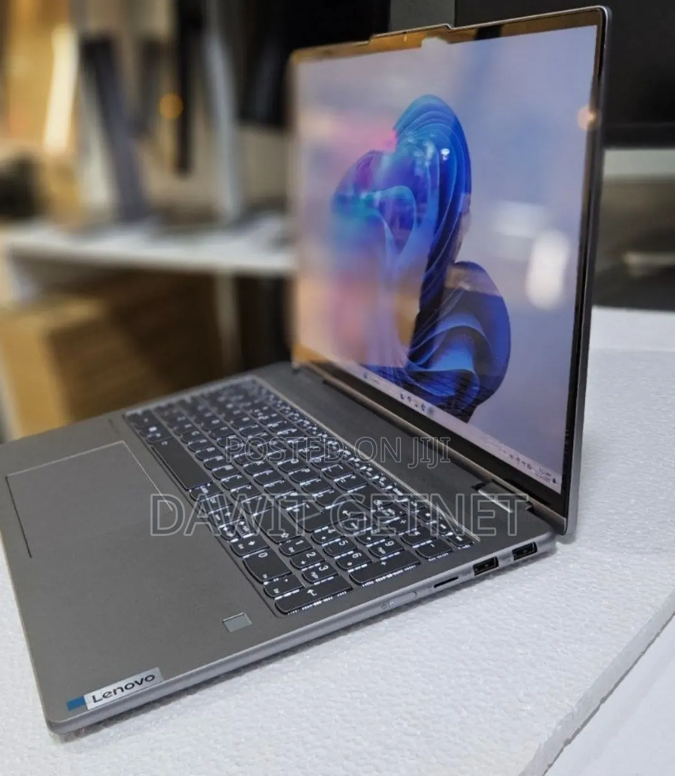 New Laptop Lenovo ThinkPad Yoga 16GB Intel Core I7 SSD 512GB