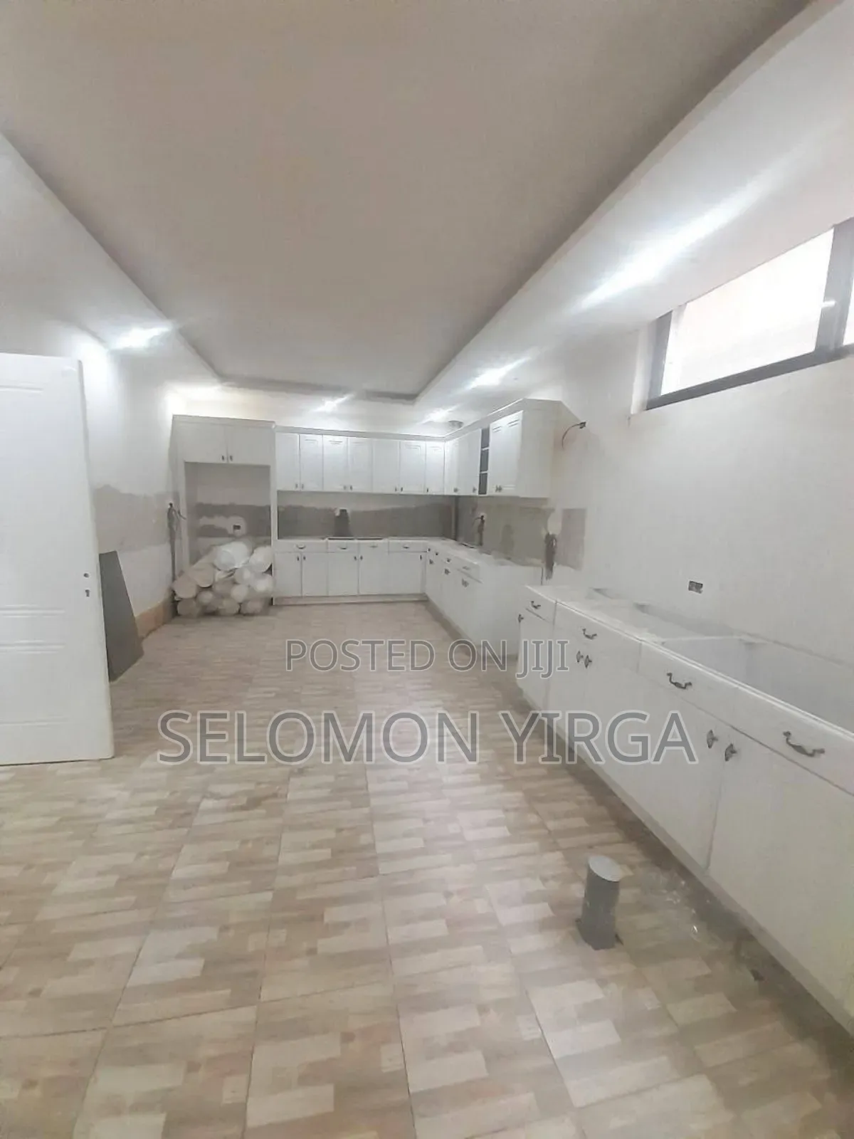 11bdrm House in Adis Ababa, Yeka for sale