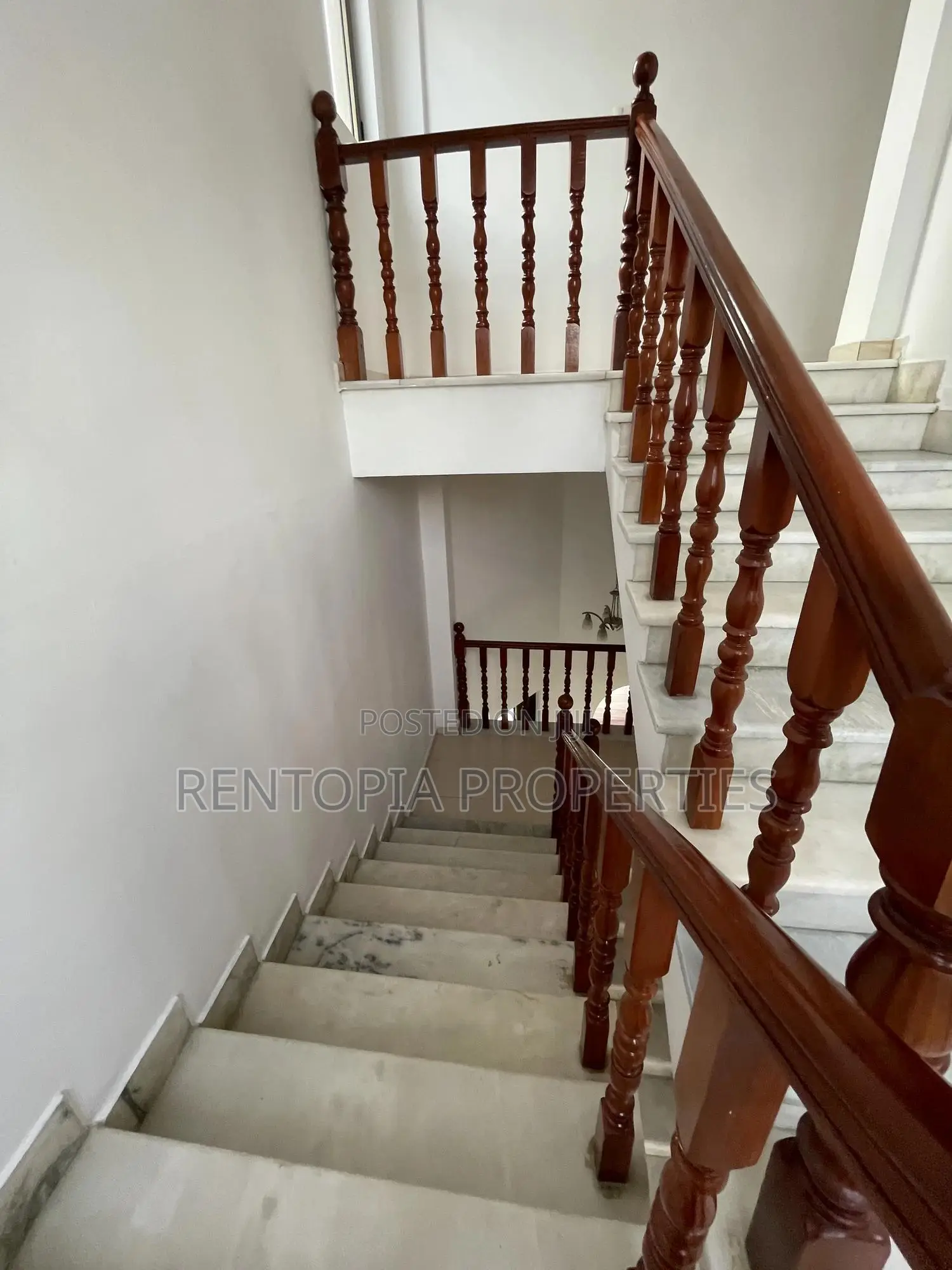 4bdrm Mansion in Bole for rent
