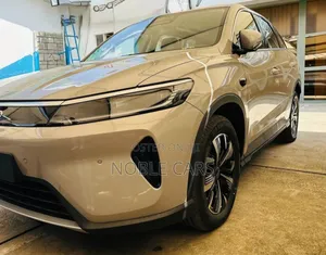New BYD Seal DM-i 2025 Gold
