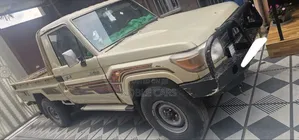 Toyota Land Cruiser 2010 Gold