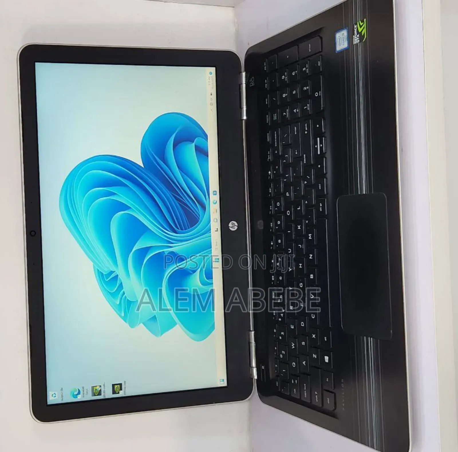 New Laptop HP Pavilion 15 8GB Intel Core I5 SSD 256GB