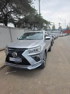 Toyota Hilux 2020 Silver