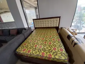 1.50 Lazar Bed