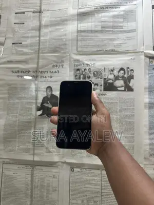 Apple XR 64 GB White