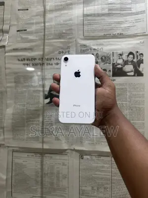 Apple XR 64 GB White