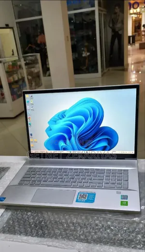 New Laptop HP Envy 17 16GB Intel Core I7 SSD 512GB
