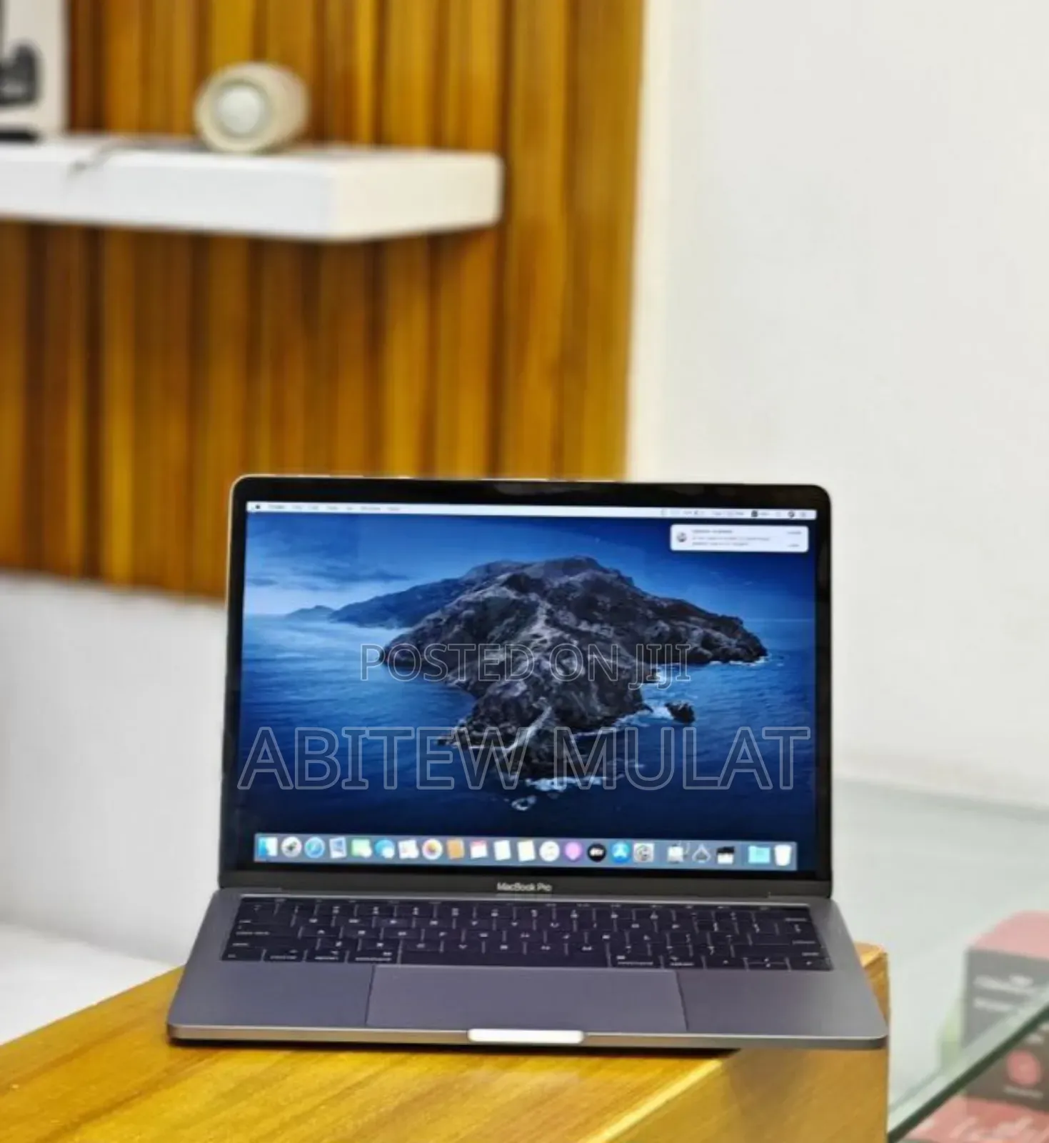 New Laptop Apple MacBook Pro 2019 16GB Intel Core i5 SSD 1T