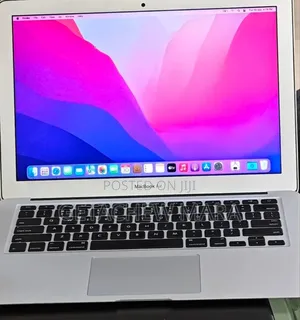 New Laptop Apple MacBook Pro 2017 8GB Intel Core I7 SSD 512GB