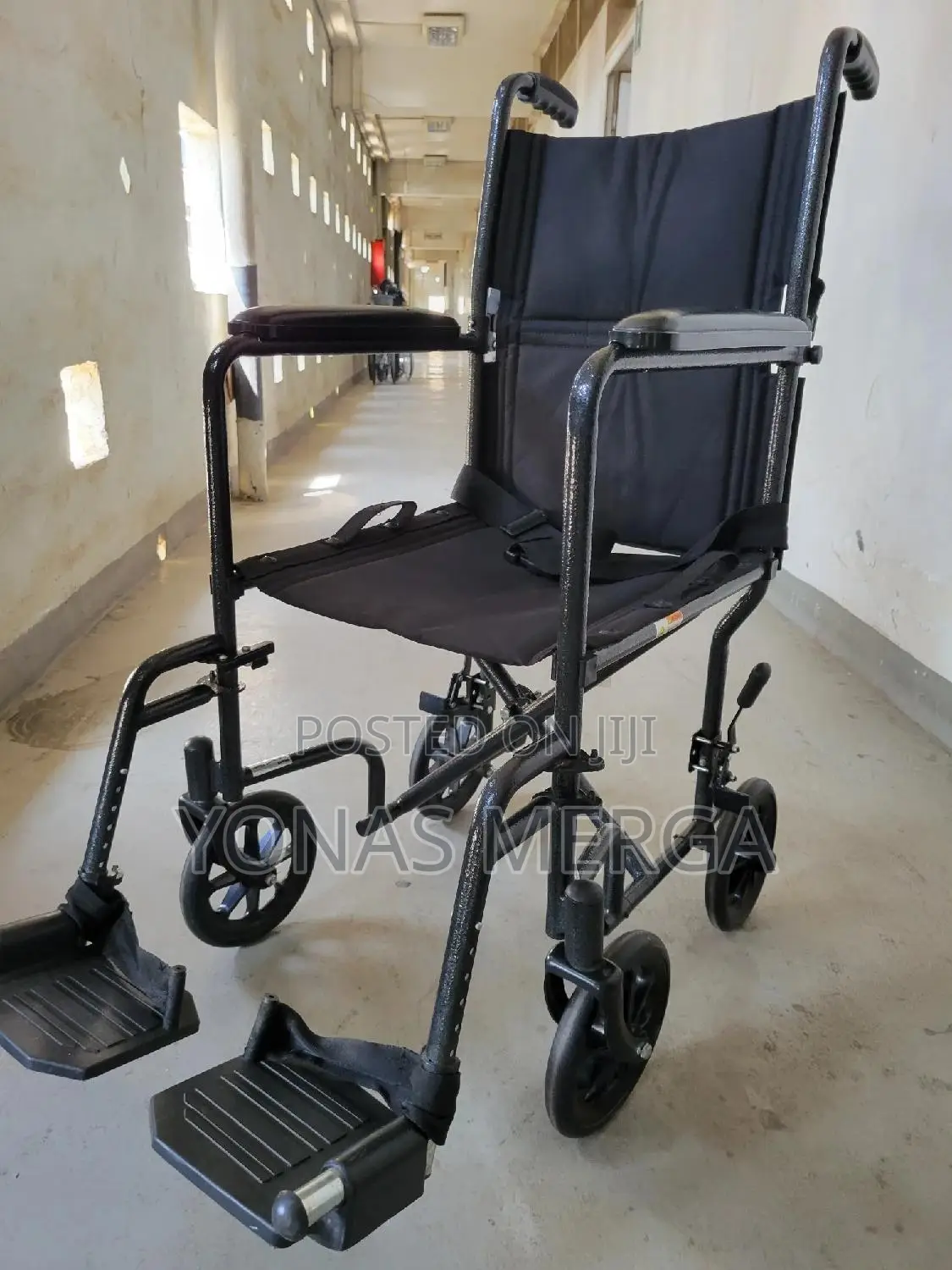 Wheelchair Folds Down Effortlessly簷岠silver Sport Transit Wheelchair