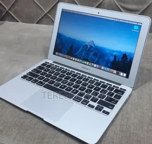 New Laptop Apple MacBook 2015 4GB Intel Core I5 SSD 128GB