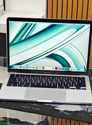 Laptop Apple MacBook Air 2022 M2 8GB Apple M2 SSD 256GB