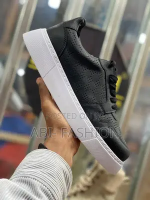 Chekichcasual Men's Sneakers in Black,